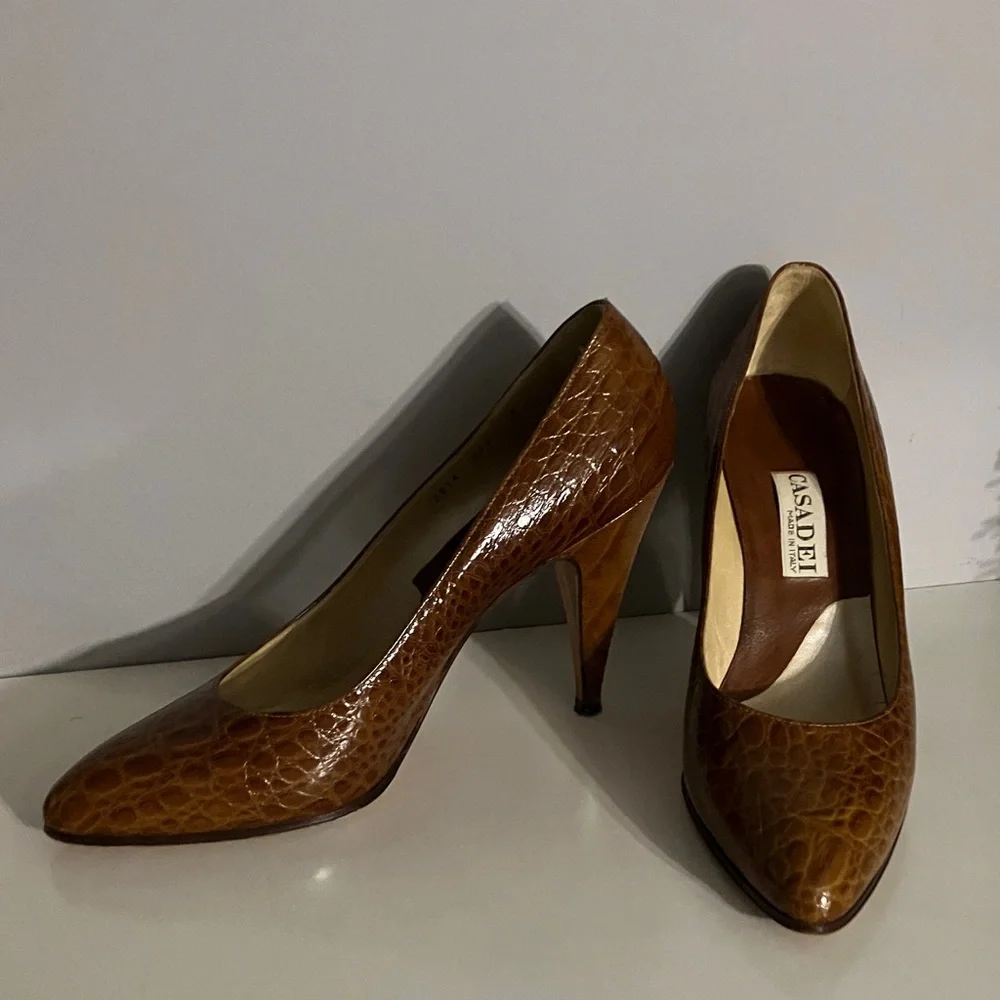 Casadei Textured Tan Heels Made in Italy - Picture 1 of 11